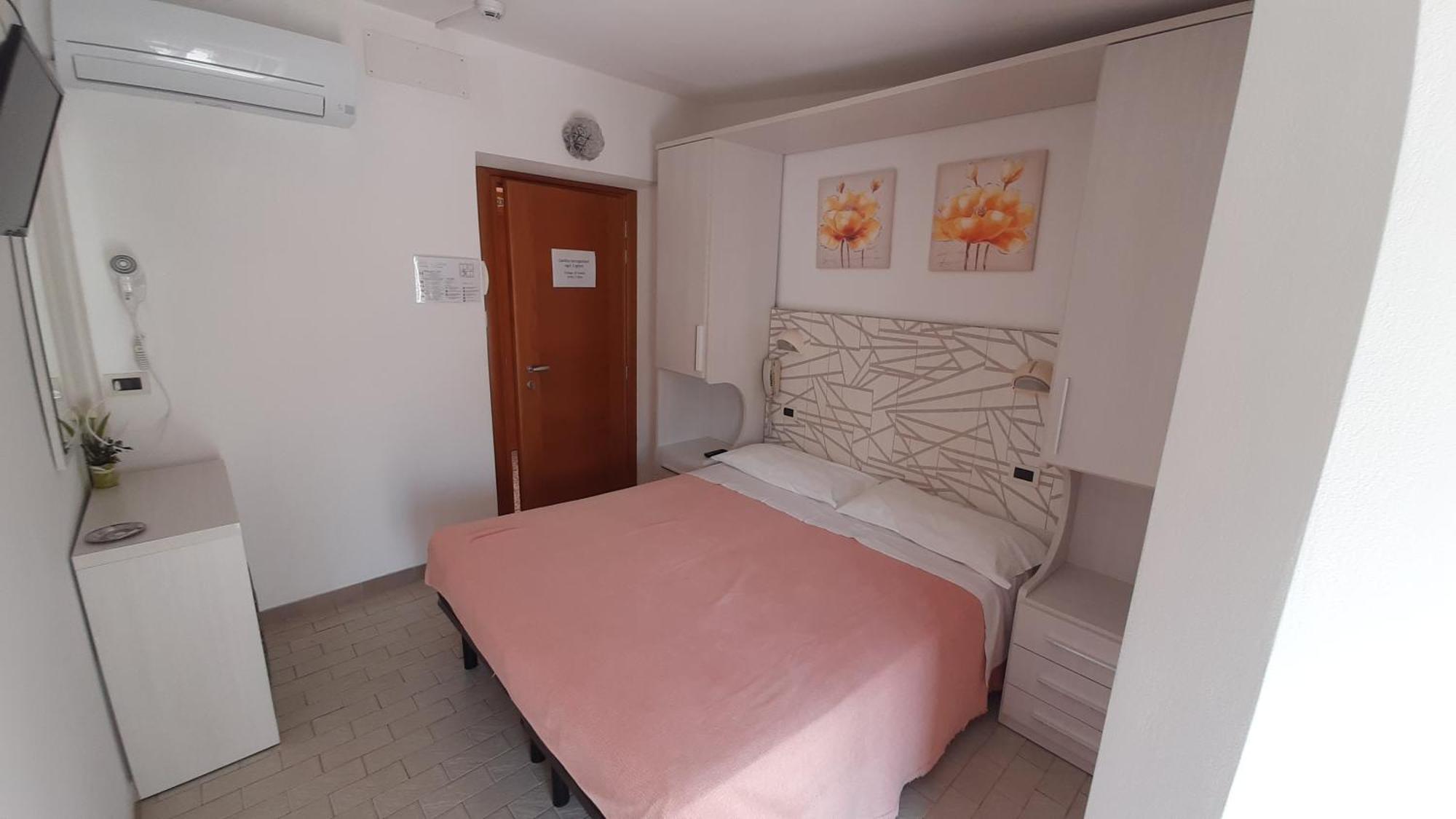 Hotel Luana Rimini Luaran gambar
