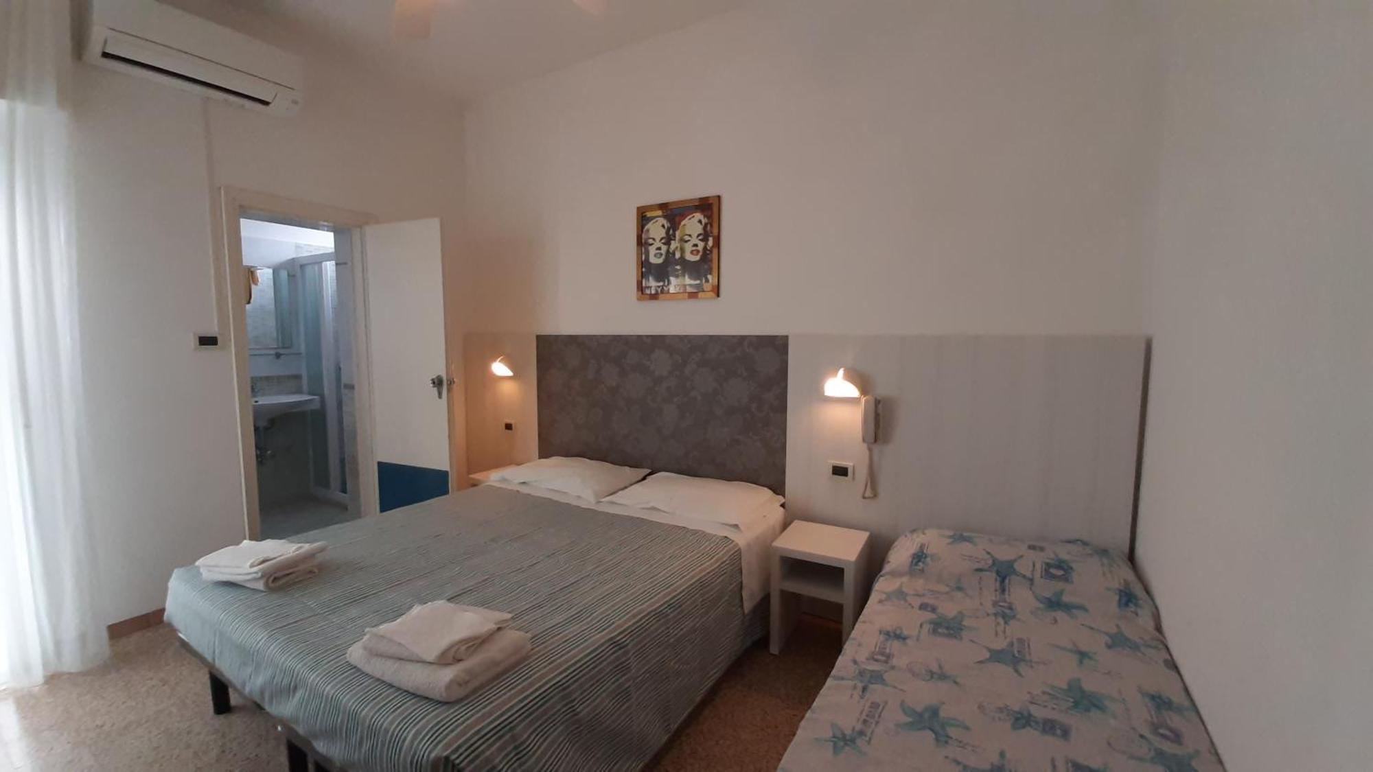 Hotel Luana Rimini Luaran gambar