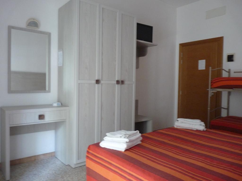 Hotel Luana Rimini Luaran gambar