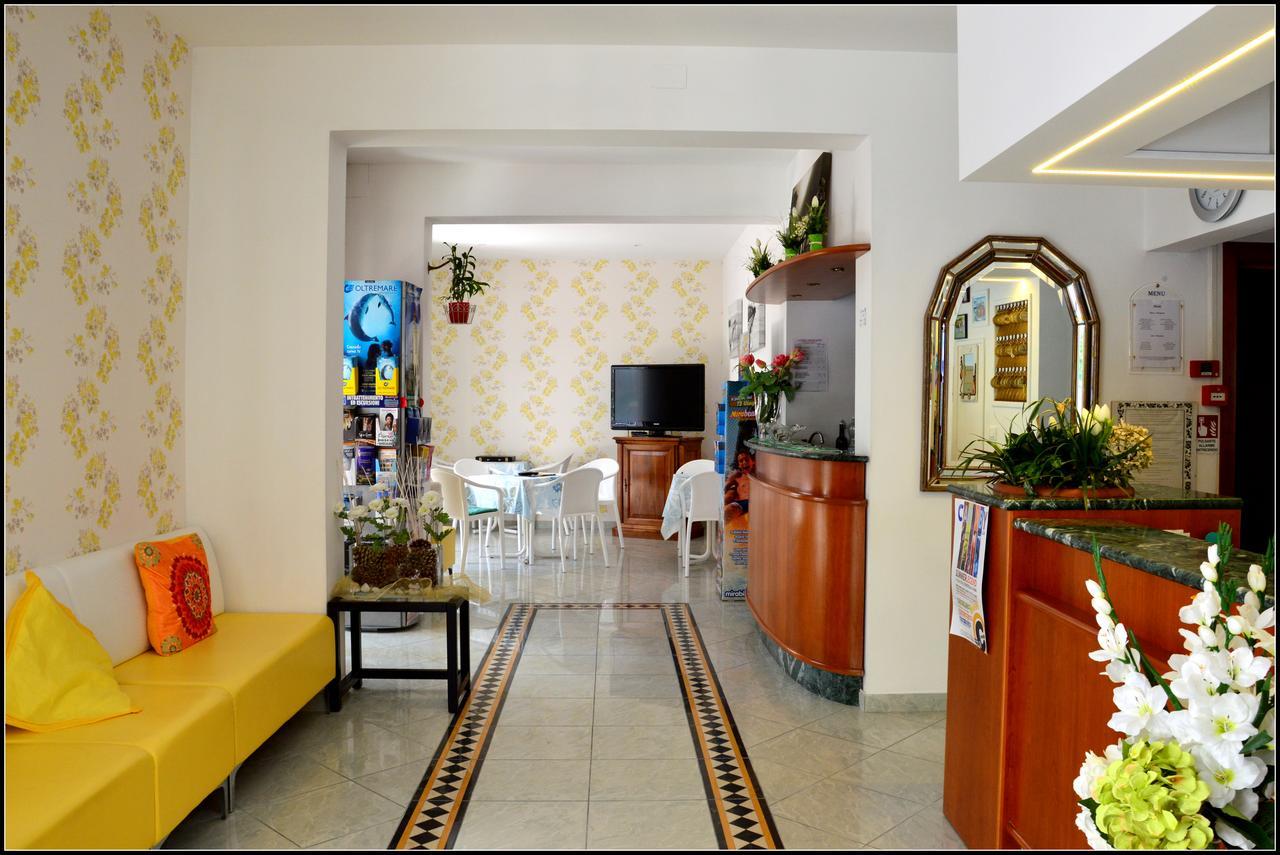 Hotel Luana Rimini Luaran gambar