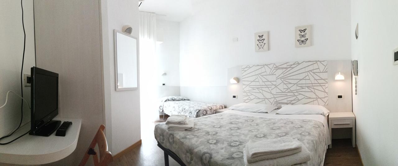 Hotel Luana Rimini Luaran gambar